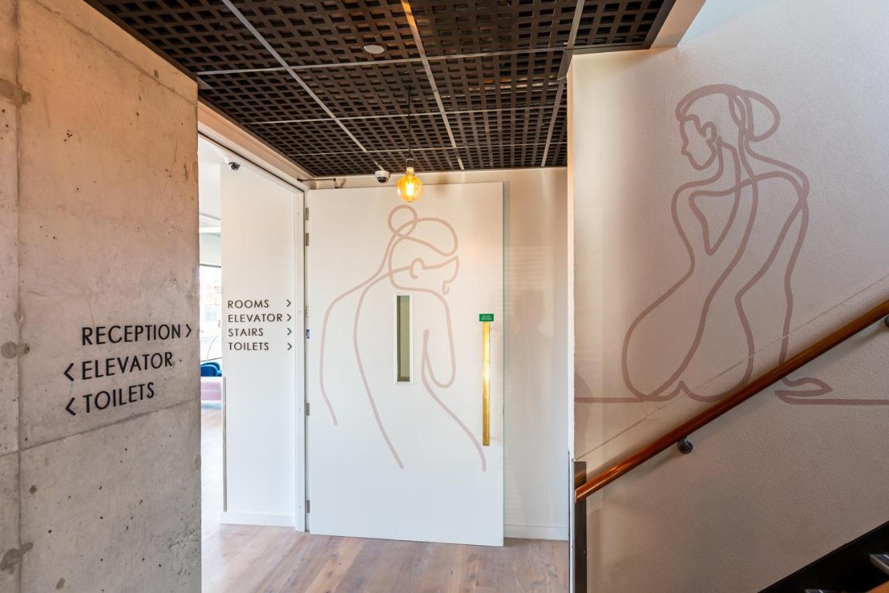 The Muse Christchurch Art Hotel ภายนอก รูปภาพ
